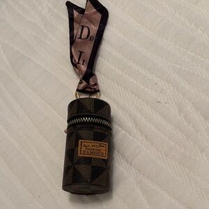 Vogue New Famous Elegant Embellished Cosmetic Case w/Keychain Purse Adornment